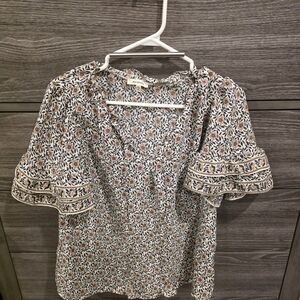 Max Studio Black and White Floral Blouse